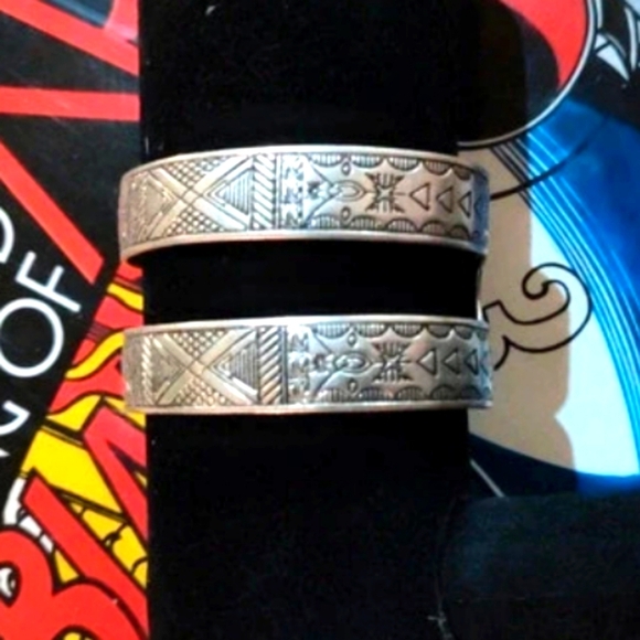 Bundle Lucky Brand crossbody cowgirl purse and Lucky Brand cuff silver bracelet - Picture 10 of 11